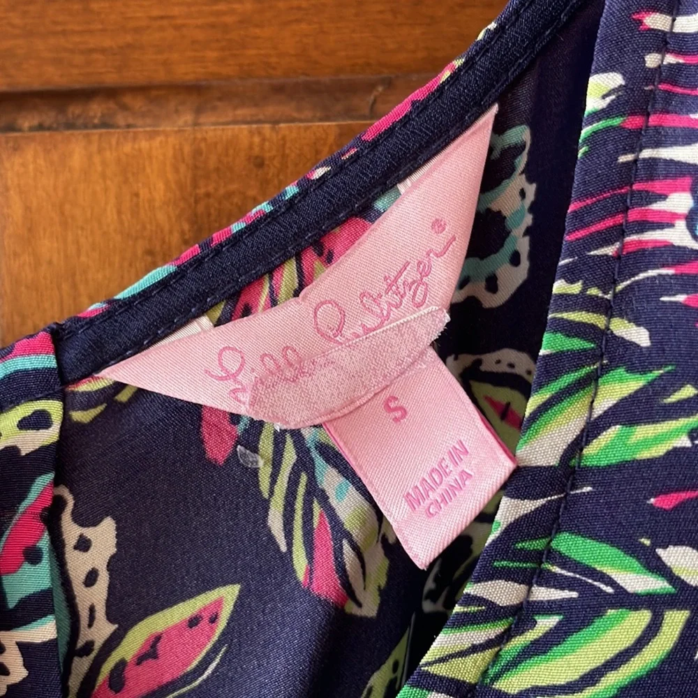 Lily Pulitzer silk top - Picture 3 of 8